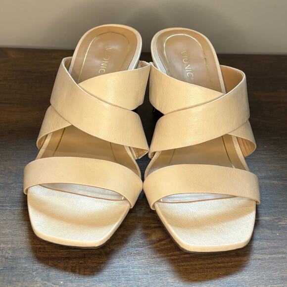 Vionic Merlot Soft Leather Strappy Sandal in Cream - size 10 - Picture 4 of 9